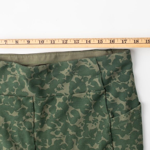 Cabi Marathon Leggings Women's XL Green Camouflage Print - Picture 7 of 8